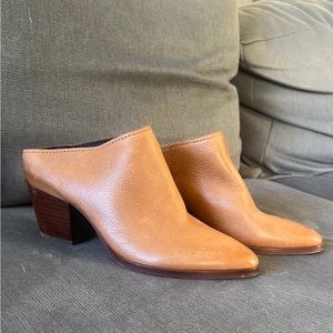 DOLCE VITA BROWN LEATHER MULE BOOT SIZE 7